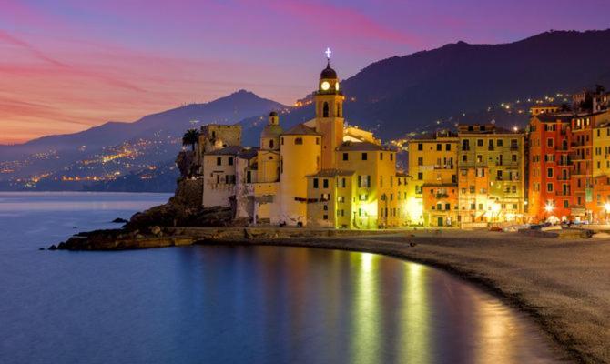 A 2 Passi Dal Centro Apartment Genoa Bagian luar foto